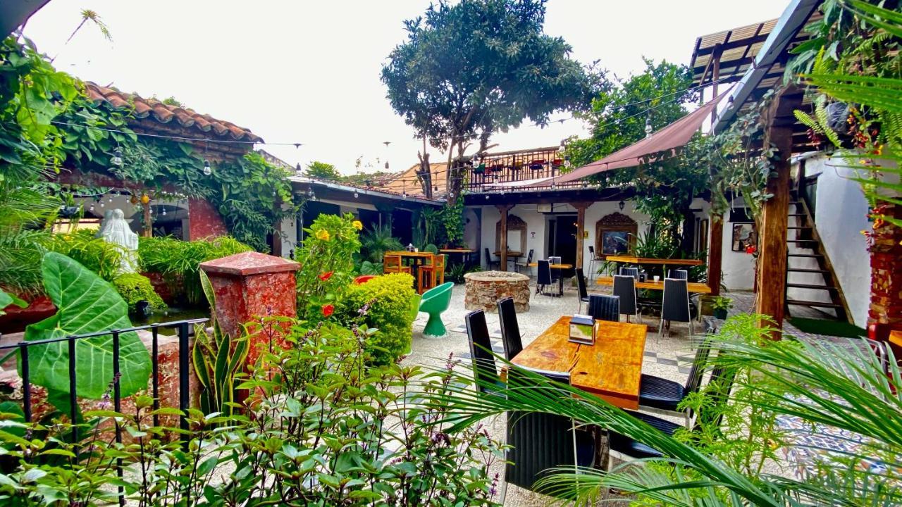 尼基科特酒店及青年旅馆 危地马拉安地瓜 外观 照片